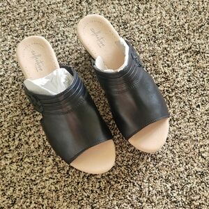Clarks Collection Black Open-Toe Mule Slides